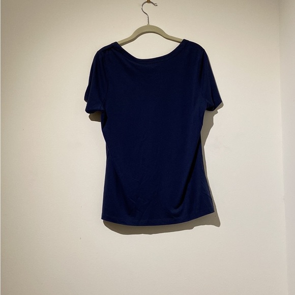 Tommy Bahama navy floral tee - Picture 2 of 5